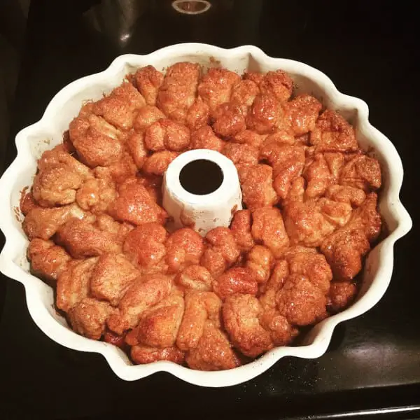 Easy Monkey Bread Recipe With Biscuits (Only 6 Ingredients!)