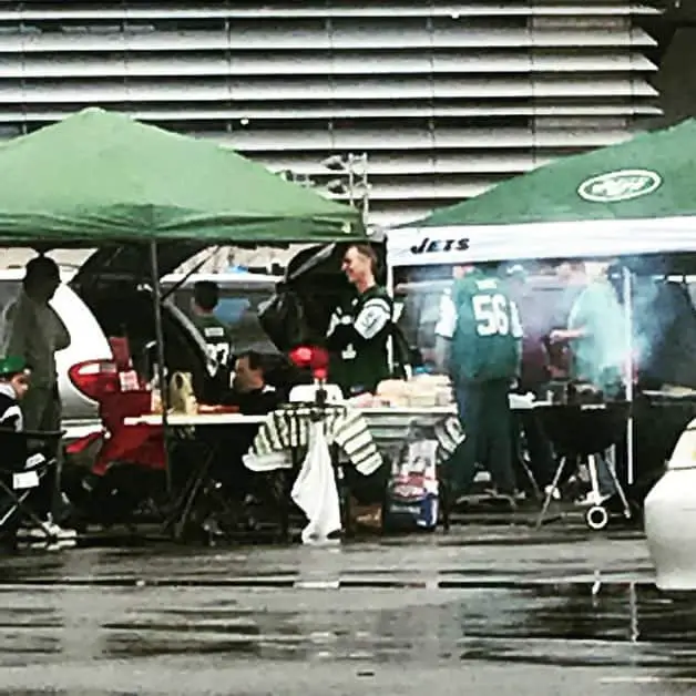 jets tailgate 2017 New York Jets Game at MetLife Stadium (Behind the scenes info, photos, videos, food offerings and more.) Hosted by The New York Jets