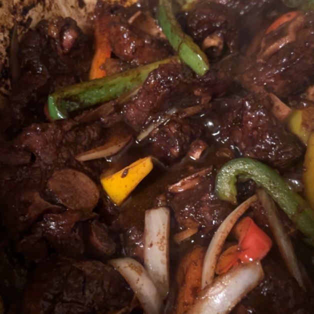how to make braised oxtails in dutch oven